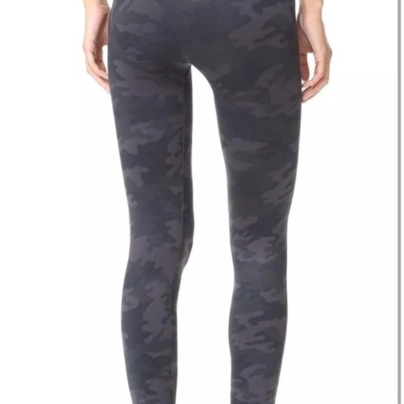 Spanx Size Medium  Black Camo Ecocare‎ Ankle Leggings Style 20344R NWT - Picture 2 of 11